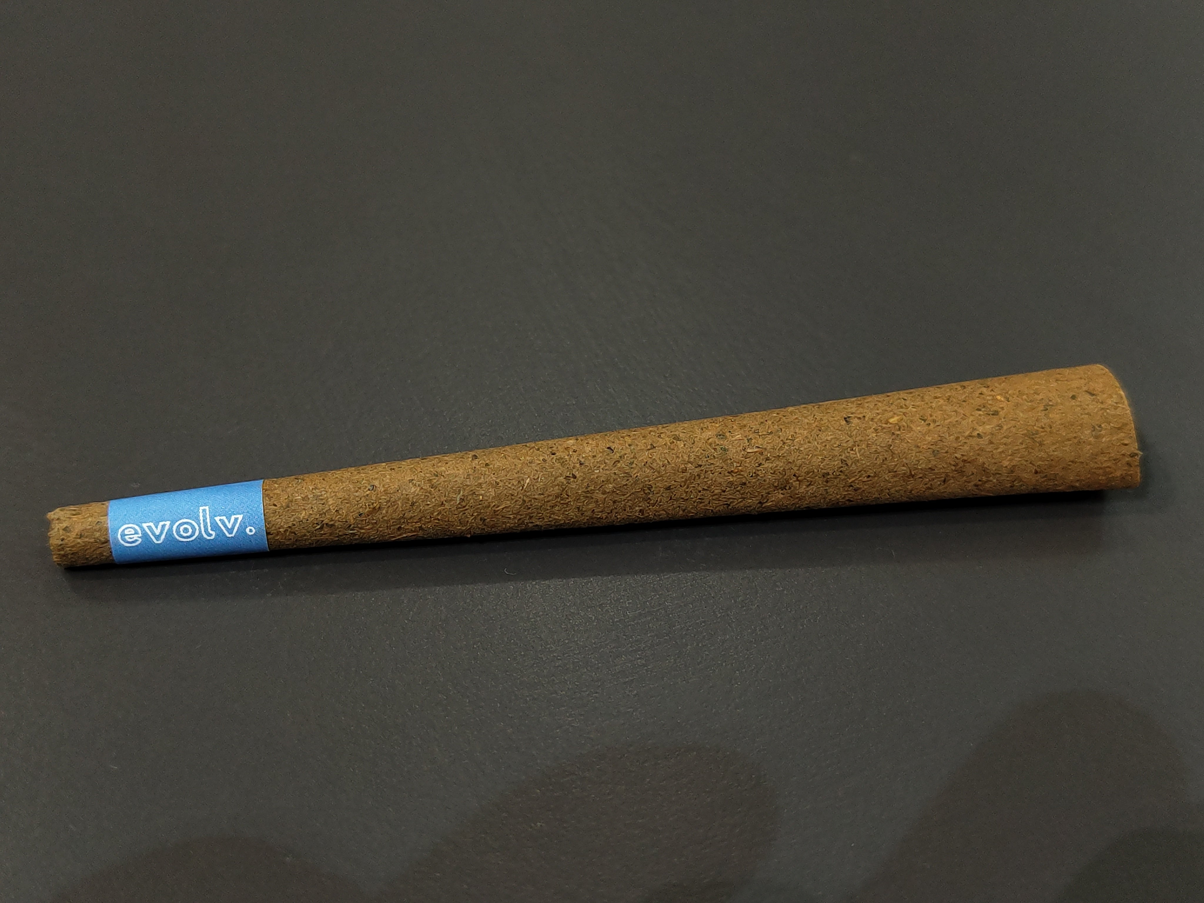 Evolv Pre-Rolled Blunt Cones | 1 1/4 Size: 84mm/ 26mm | 400/Pack